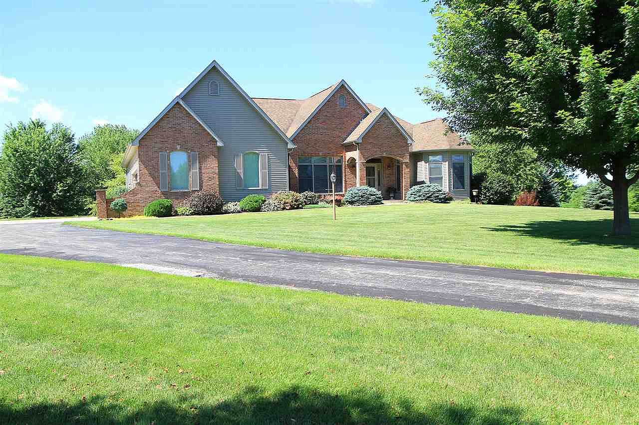2710 Willadsen Dr, Clinton, IA 52732 Zillow