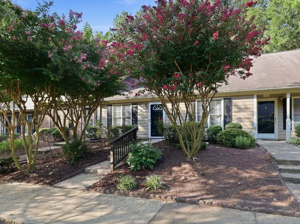 4 Crystal Oaks Ct, Durham, NC 27707