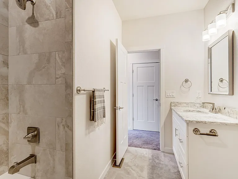 5843 Villa Lorenzo Dr — Photo 35