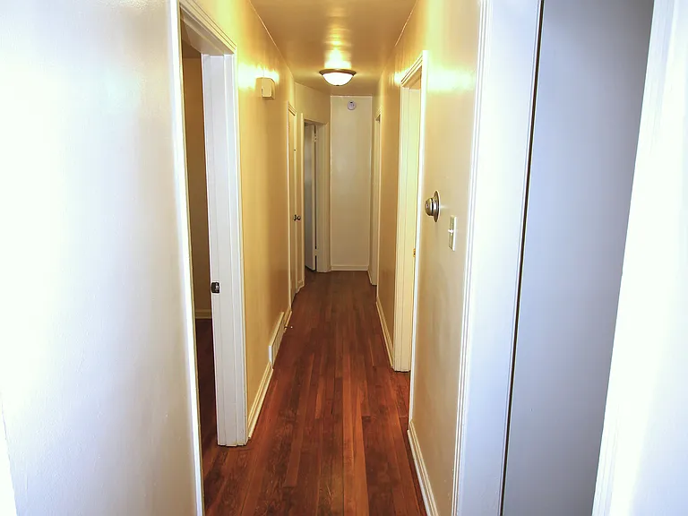 1090 Meridian Ct — Photo 12