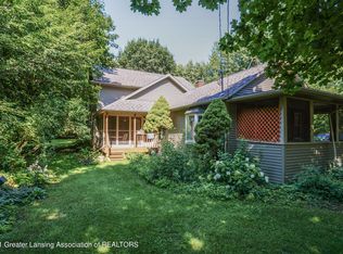 15920 Grove Rd, Lansing, MI 48906