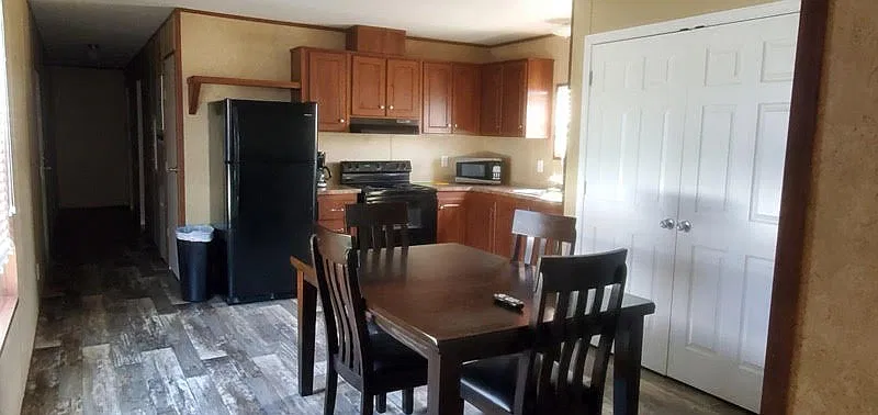 4 bed, $2,000 — Photo 2