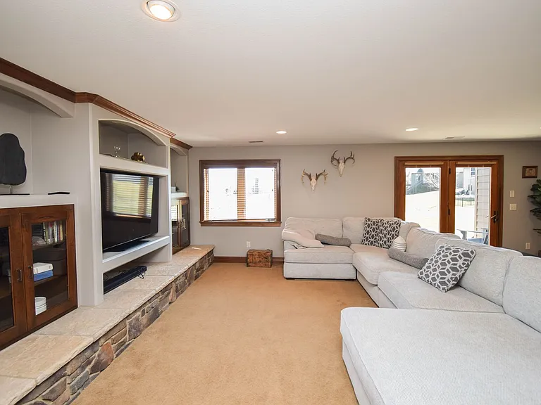 2204 S Silverthorne Ave — Photo 43