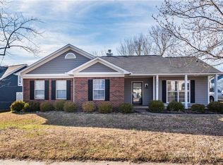 9814 Dunfries Rd, Matthews, NC 28105