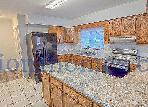 2nd image of 147 E Eureka St