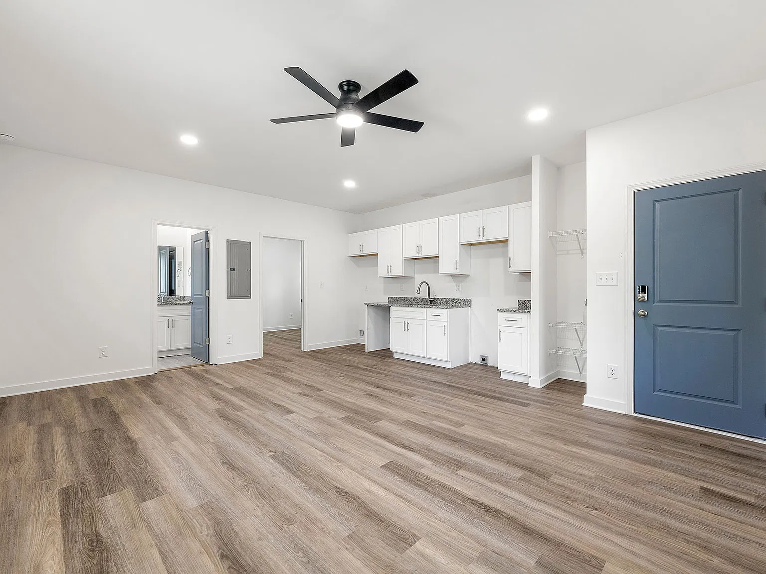 255 Love St SW — Photo 3