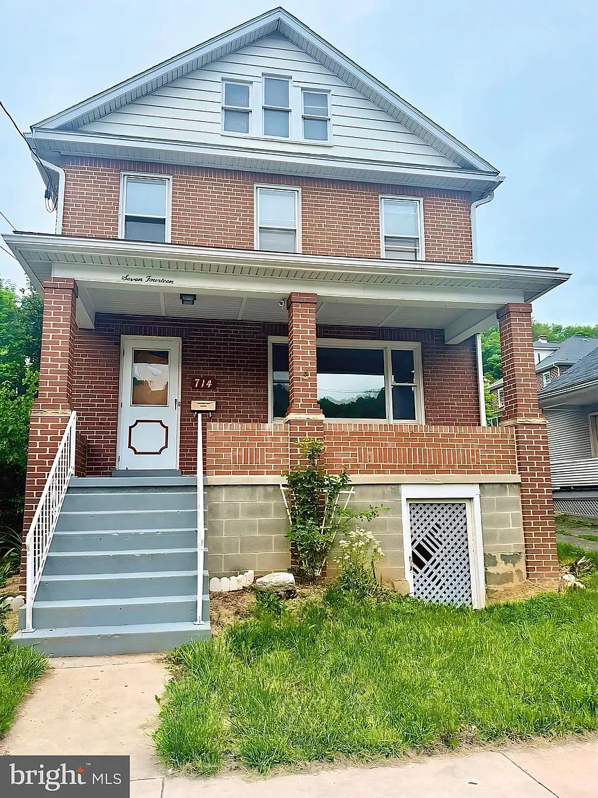 714 Lincoln St photo 1