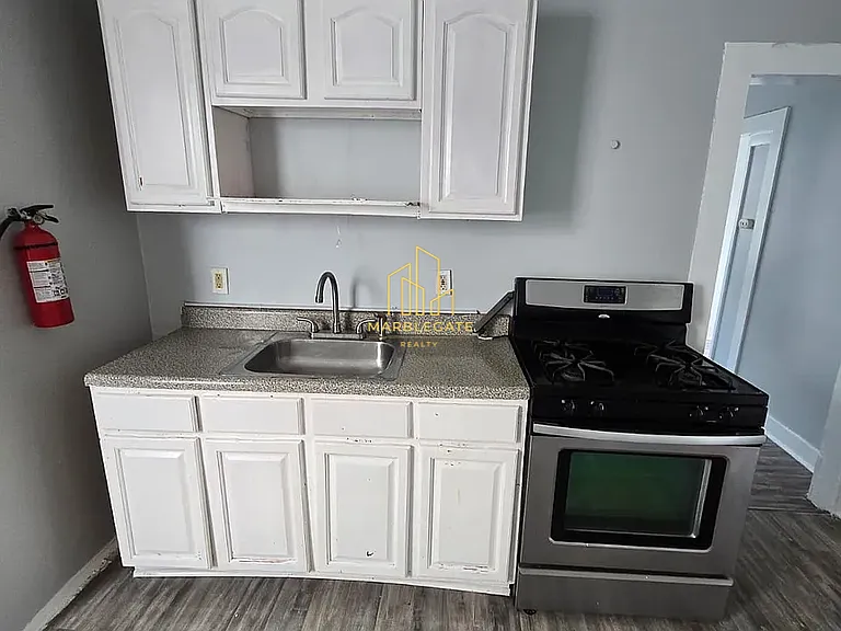2 Montrose Ter #22F — Photo 1