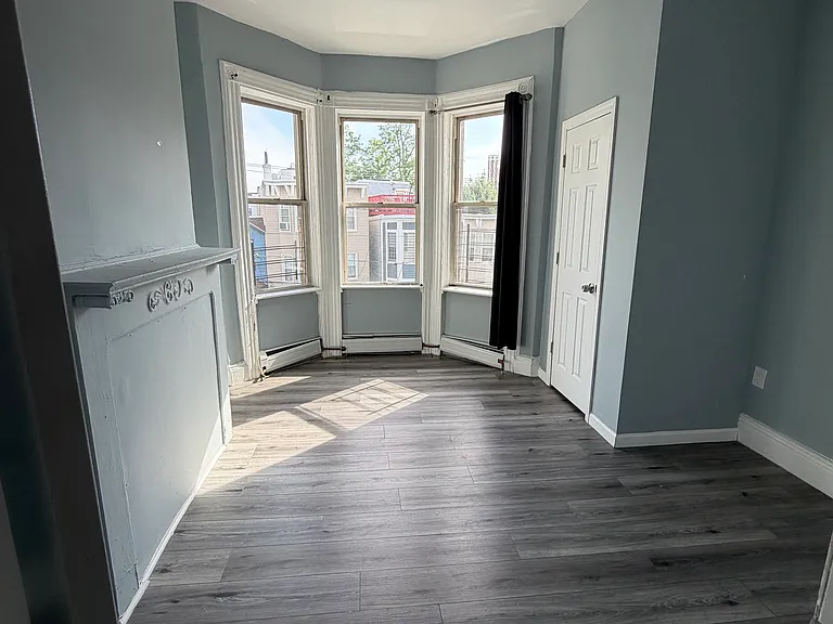 486 Mercer St #3A — Photo 5
