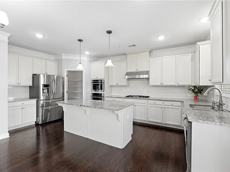 304 Cochin Dr — Photo 18