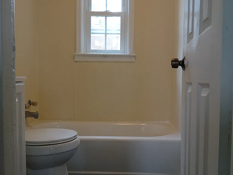 2117 Lasalle St #2 — Photo 10