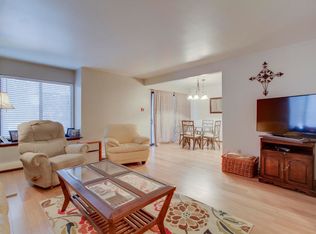 2230 W Good Hope Rd UNIT 26, Glendale, WI 53209