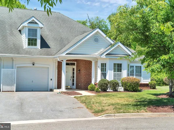 302 Fidgeway Ln, Upper Marlboro, MD 20774