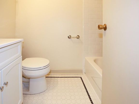 4th image of 1311 W Leland Ave #_4_four