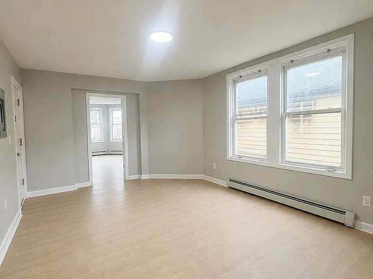 62 N 6th St #2B — Photo 5