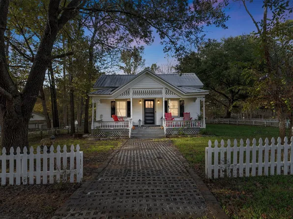 91 Willow St, Pointblank, TX 77364