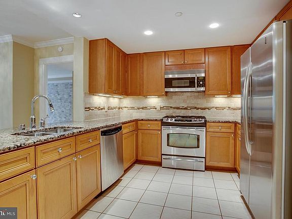 5th image of 5 Park Pl APT 207