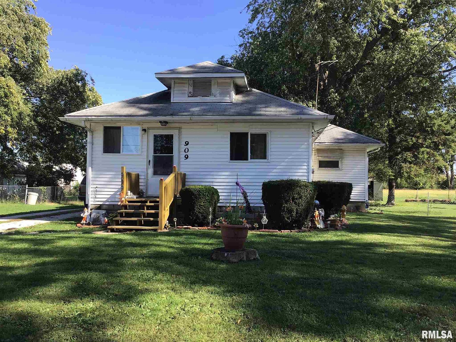 909 McClure St, Galesburg, IL 61401 Zillow