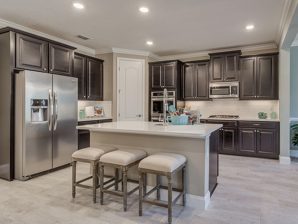 1st image of 81 Brasilla Ave