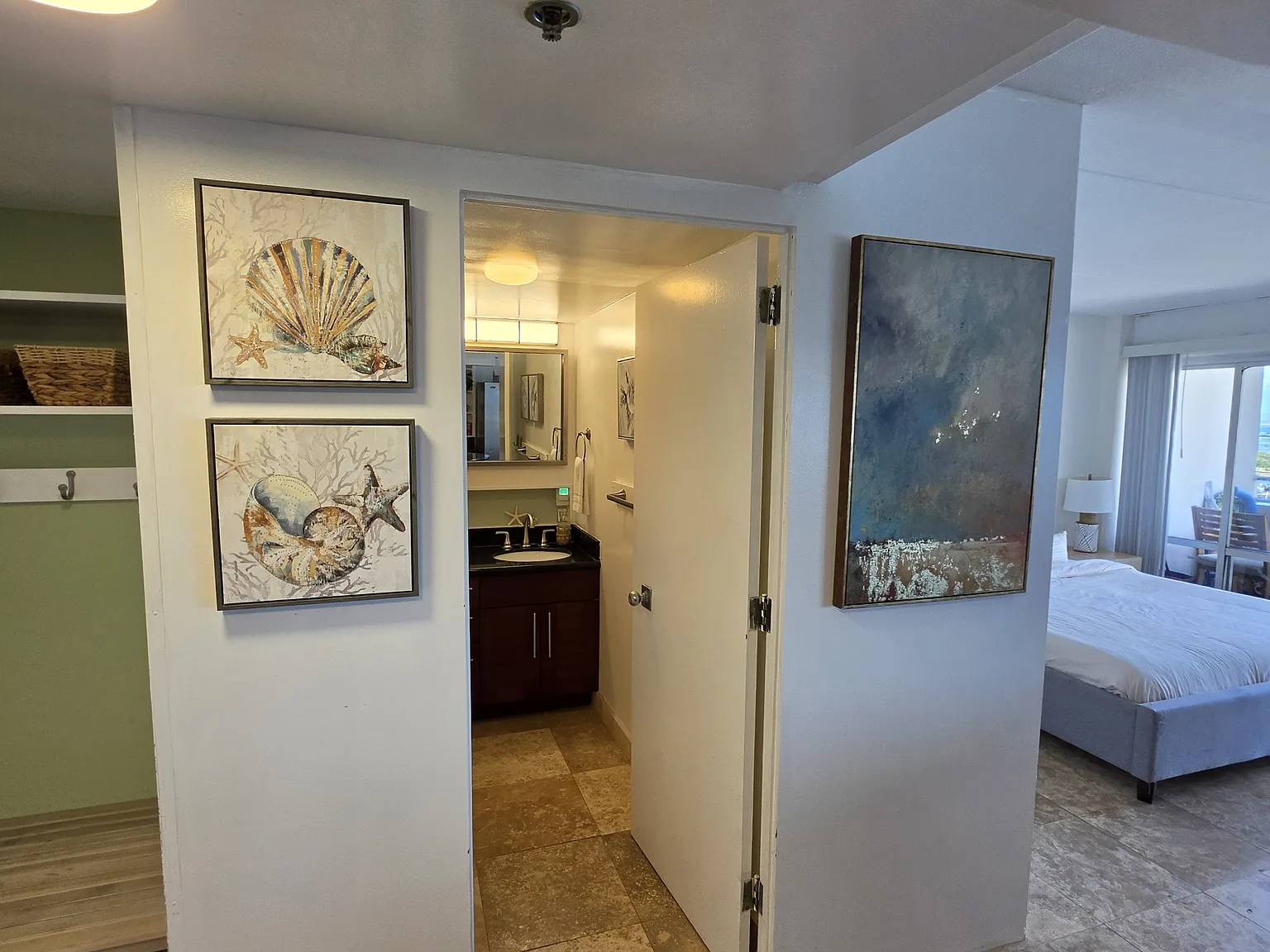 Studio, 500 sqft, $3,300 — Photo 3