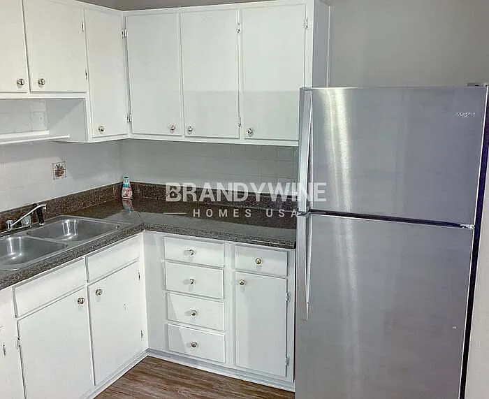 1357 Heather Cir — Photo 9