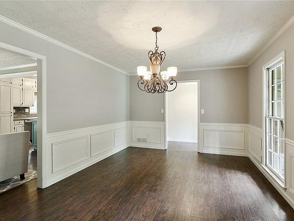 4th image of 286 Machelle Ln
