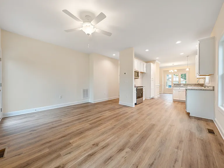 117 Parker Ln — Photo 5