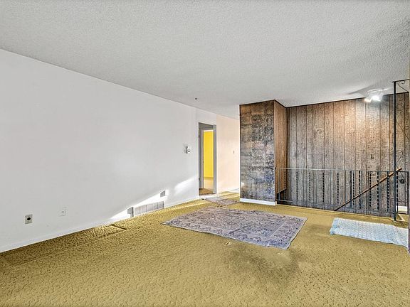 5th image of 600 36th Ave Ct