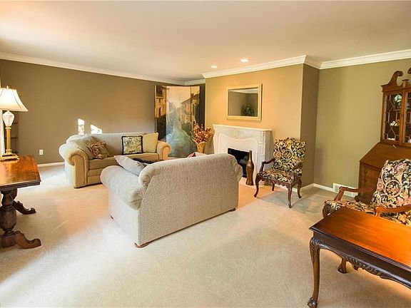 4th image of 18660 W Valley Ln