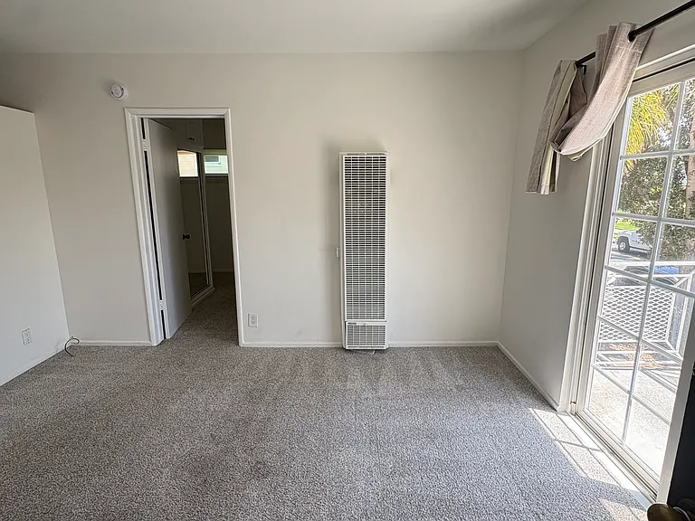 405 Corona Del Mar #6 — Photo 14