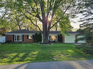9119 Oxbow St, Livonia, MI 48150