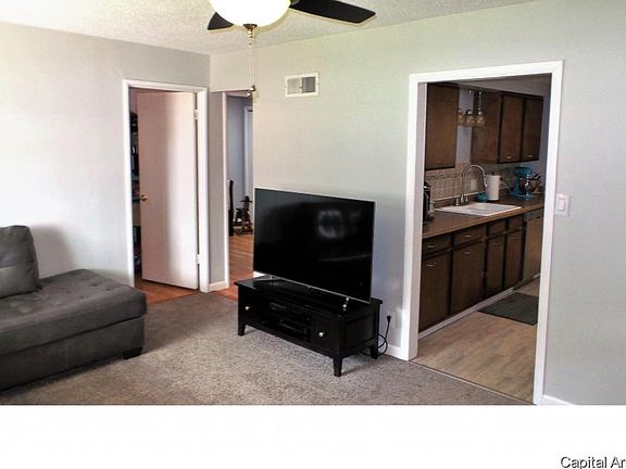 3rd image of 830 S Elm St