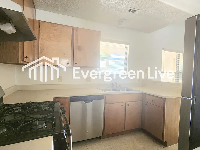 2144 Tesuque Ct — Photo 12