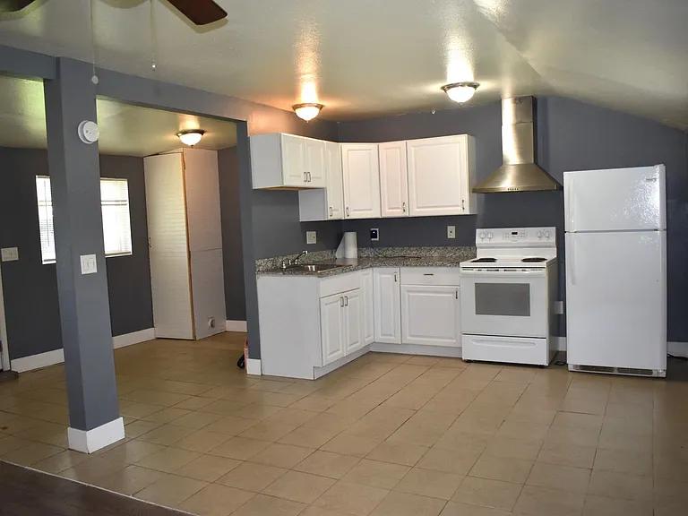 3996 Sierra Vista Ave #1/2 — Photo 6
