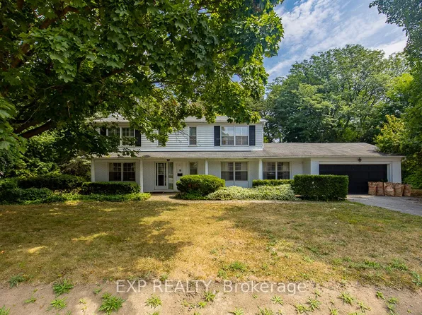 9 Laureleaf Rd, Markham, ON L3T 2X2