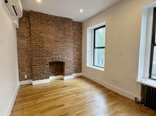 216 W 22nd St APT 2FW, New York, NY 10011