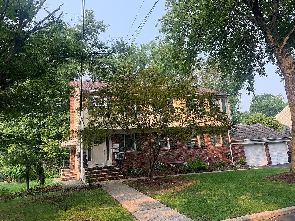 81 Prospect St #2