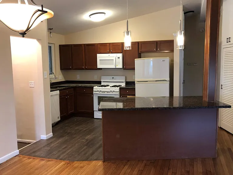 24100 Beverly Ave — Photo 3