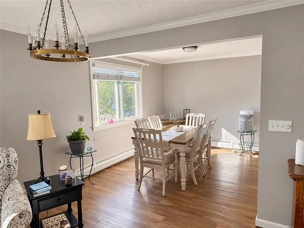 2 bed, 1.0 bath, 1093 sqft, $2,800 — Photo 3