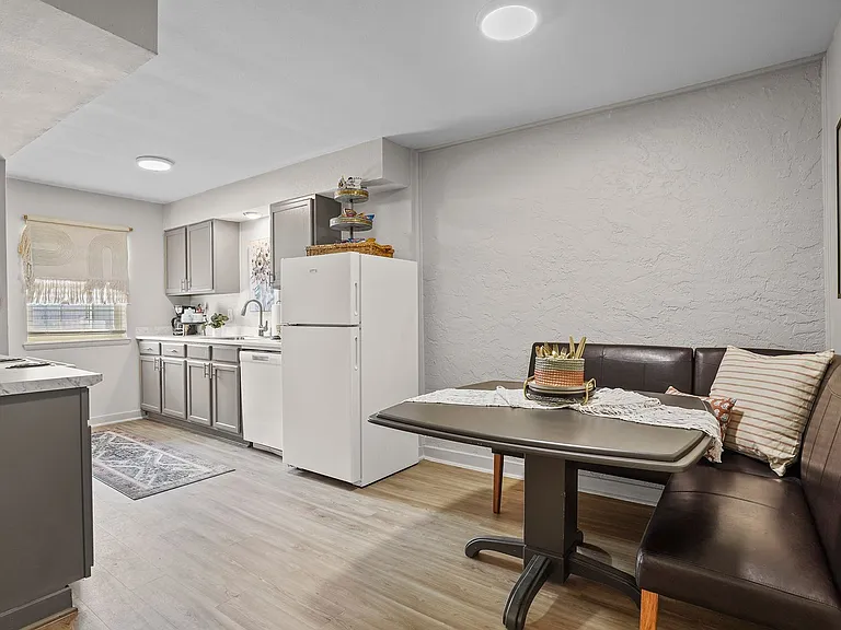 Regency Point Luxury Apartments — Photo 47