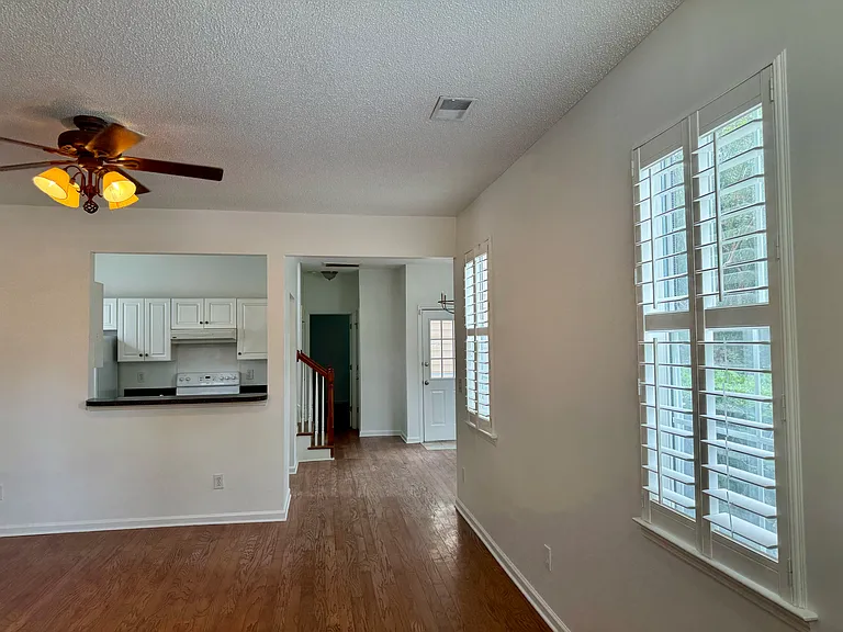 2476 Fulford Ct — Photo 4