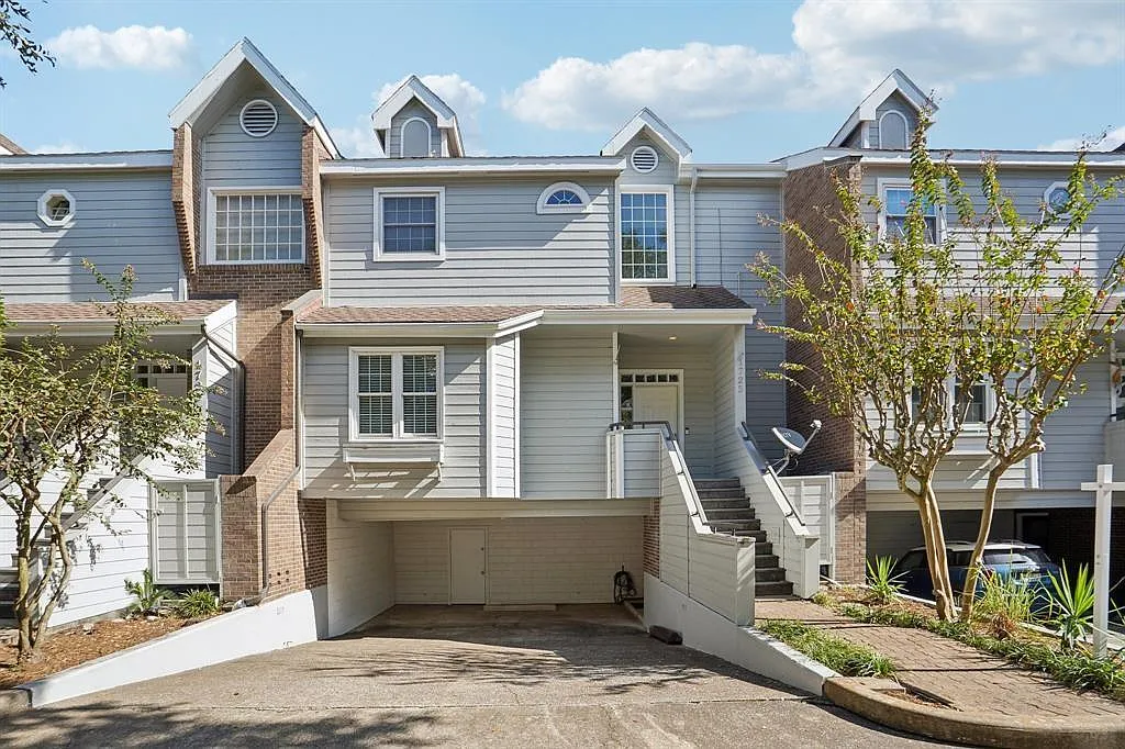 2 bed, 2.5 bath, 1412 sqft, $2,200 — Photo 1