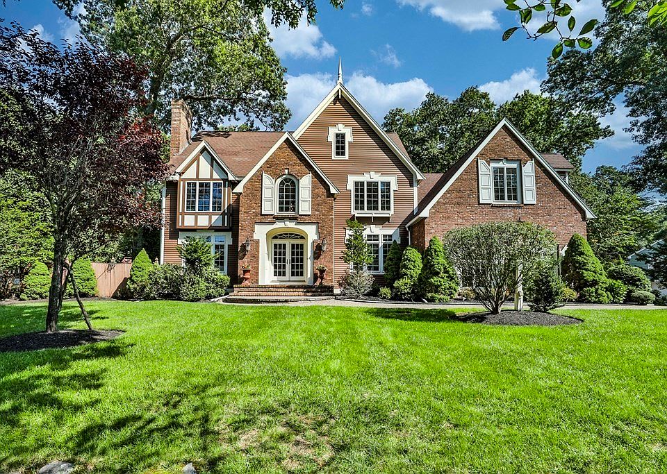1st image of 26 Apple Hill Ln