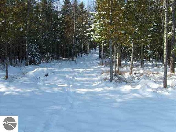 3rd image of Clam Lake Rd