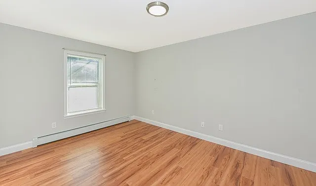 640 Post Ave — Photo 5