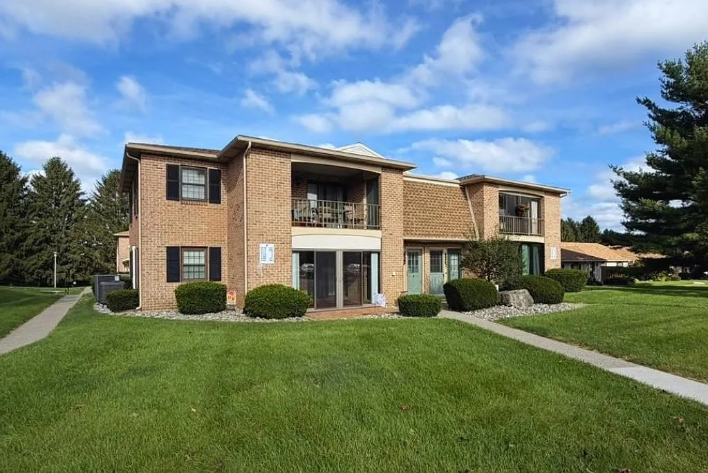 2 bed, 1.0 bath, 999 sqft, $2,150 — Photo 1