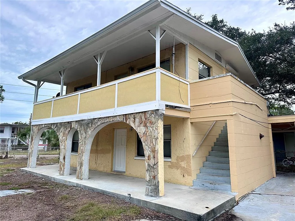2 bed, 1.0 bath, 800 sqft, $1,350 — Photo 1
