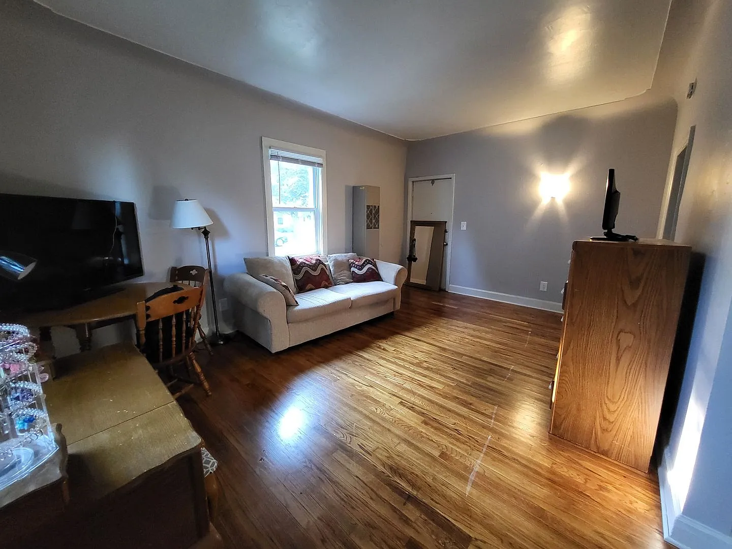 28 Gold Ave SW — Photo 2