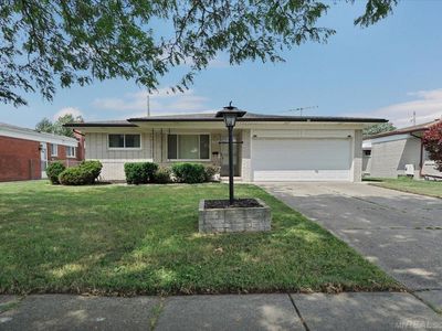 35203 Eden Park Dr, Sterling Heights, MI, 48312