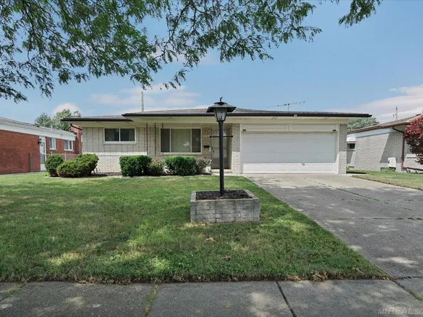 35203 Eden Park Dr, Sterling Heights, MI 48312